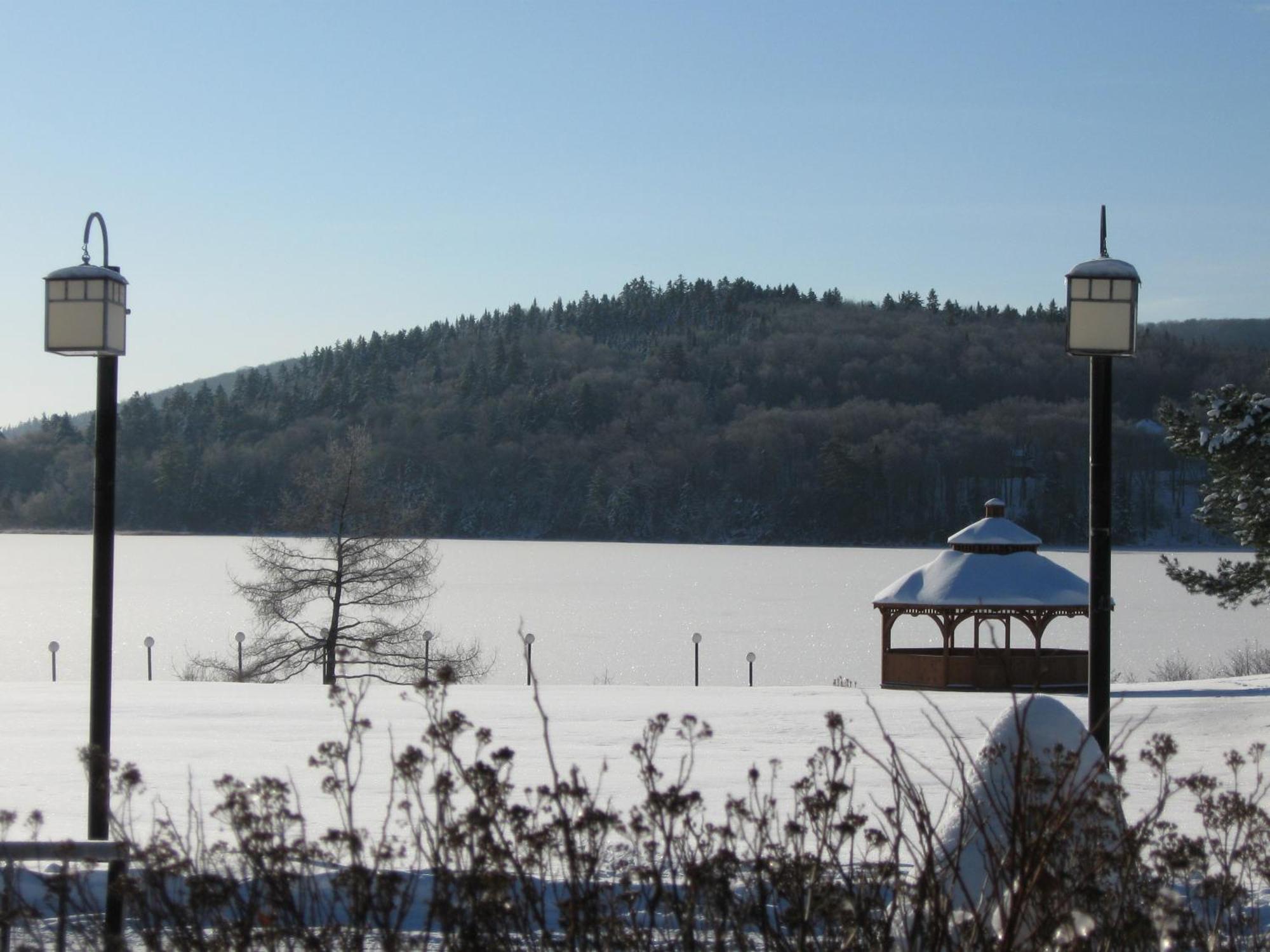 Le Manoir Du Lac Delage Stoneham Εξωτερικό φωτογραφία